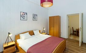 Sophie Apartman